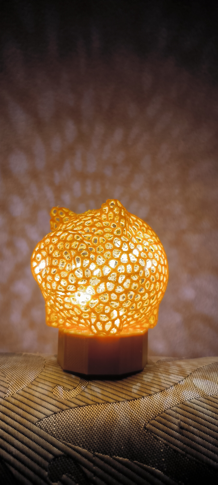 ZLATÉ PRASÁTKO VORONOI ART - SVÍTÍCÍ