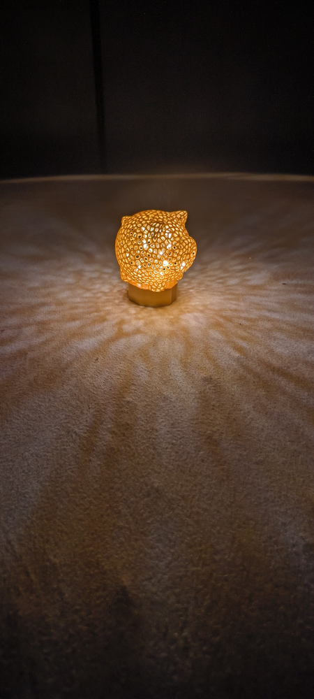 ZLATÉ PRASÁTKO VORONOI ART - SVÍTÍCÍ