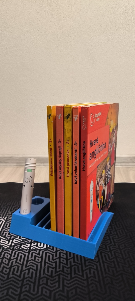 Stojánek XL na ALBI KNÍŽKY – KOUZELNÉ ČTENÍ – 9 knížek + 2x tužka (v1 a v2)