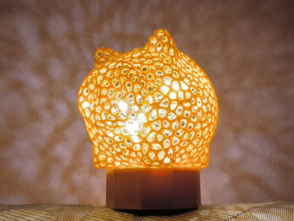 ZLATÉ PRASÁTKO VORONOI ART - SVÍTÍCÍ