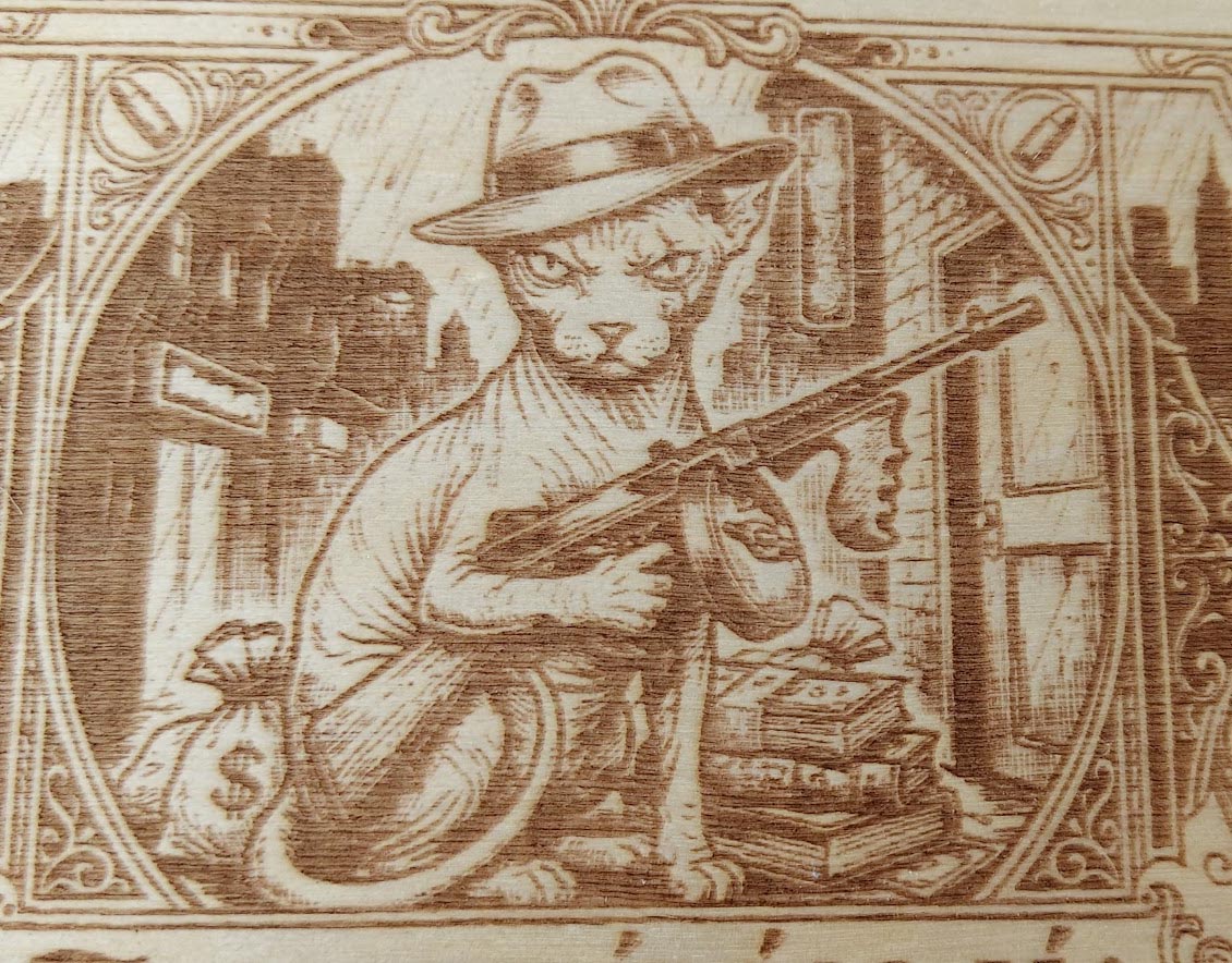 Gravírovaná dřevěná cedule: Sphynx Kmotr (Noir Edition) – Tady hlídám já! - Obrázek 2