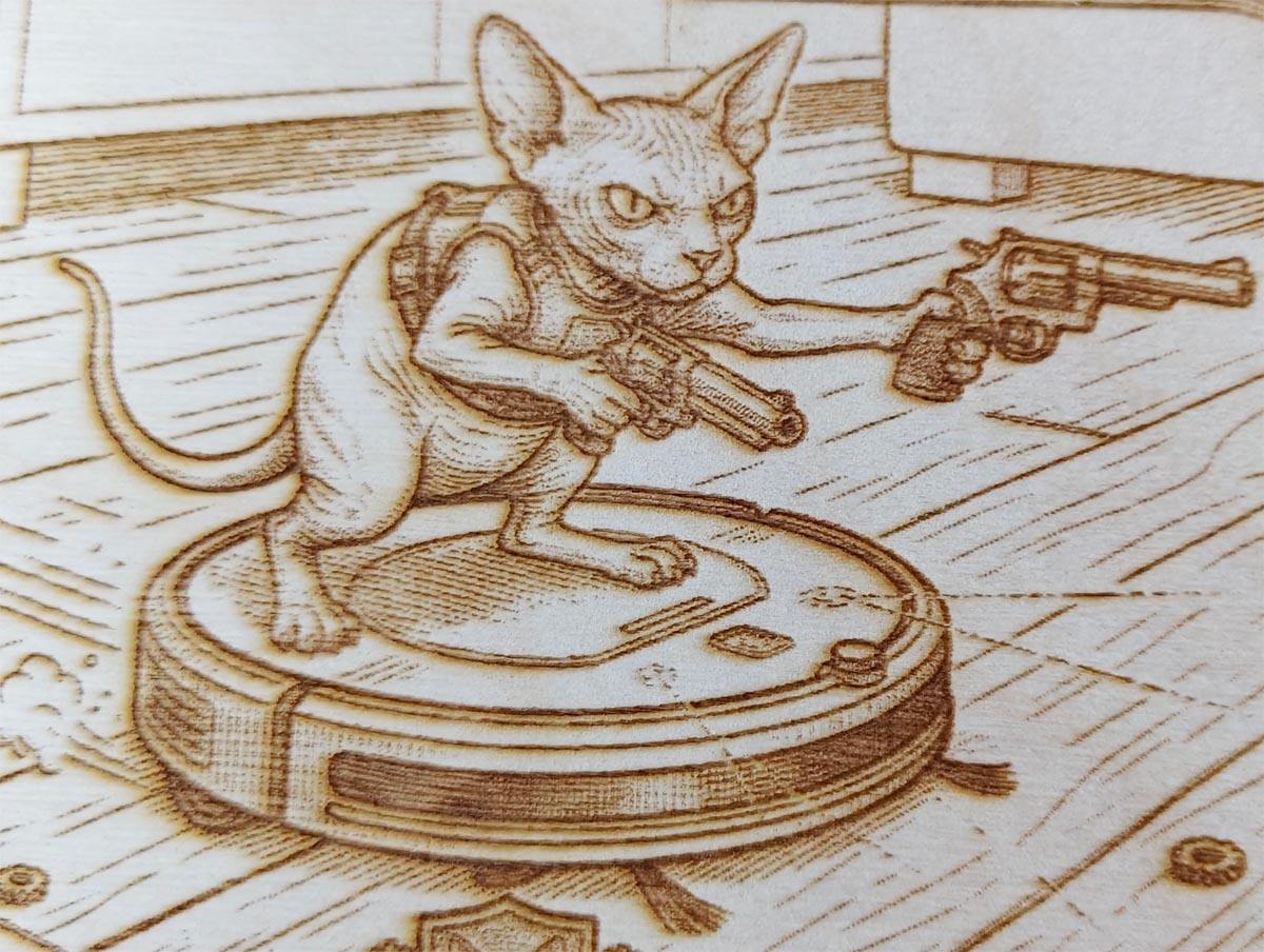 Gravírovaná dřevěná vývěsní cedule: Sphynx na robotovi – Tady hlídám já! - Obrázek 2