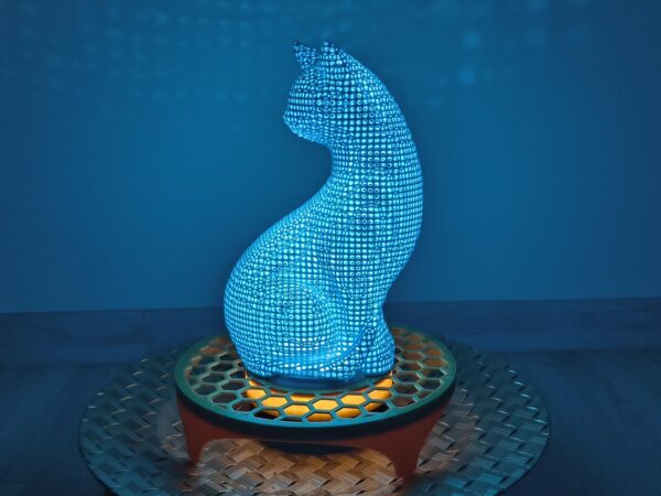 Algorithm Cat: Designová 3D socha s magickou hrou světel