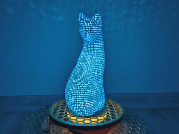 Algorithm Cat: Designová 3D socha s magickou hrou světel