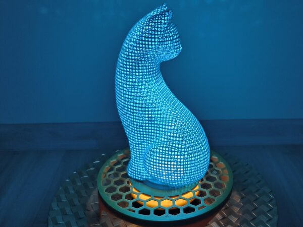 Algorithm Cat: Designová 3D socha s magickou hrou světel