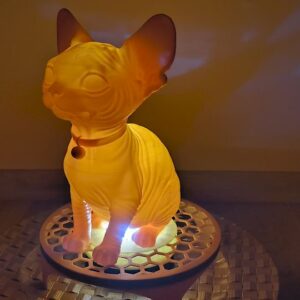 Sphynx Aura: Designová světelná socha s hřejivým nádechem - Obrázek 3
