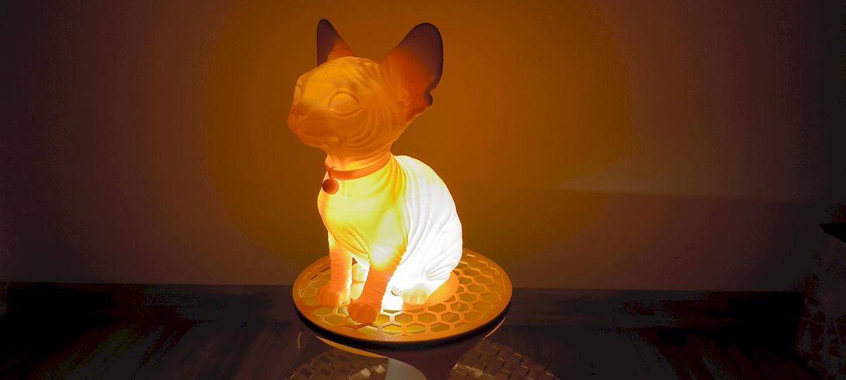 Sphynx Aura: Designová světelná socha s hřejivým nádechem - Obrázek 6