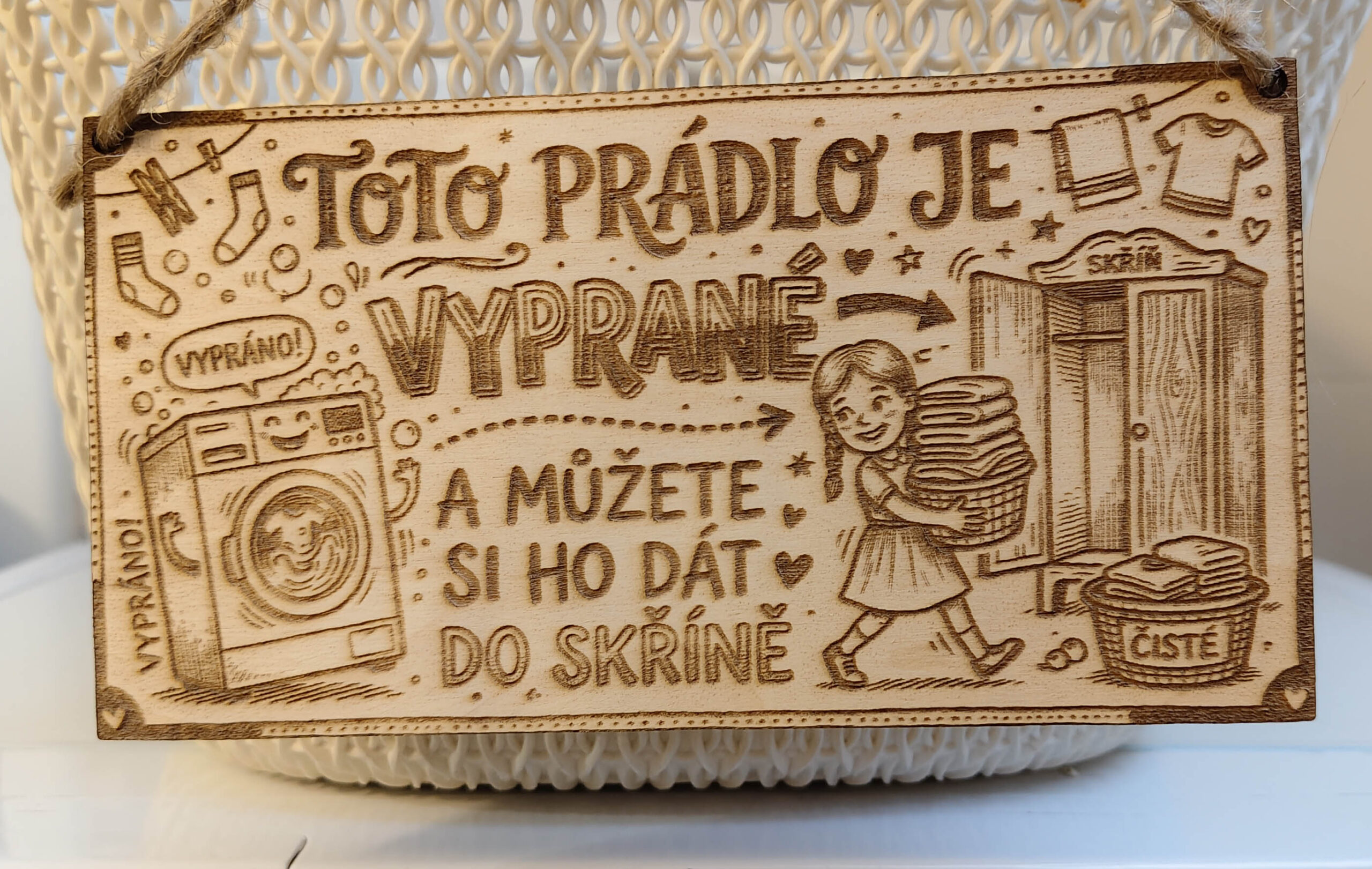 Dřevěná cedulka na koš s prádlem – „Toto prádlo je vyprané“ - Obrázek 1