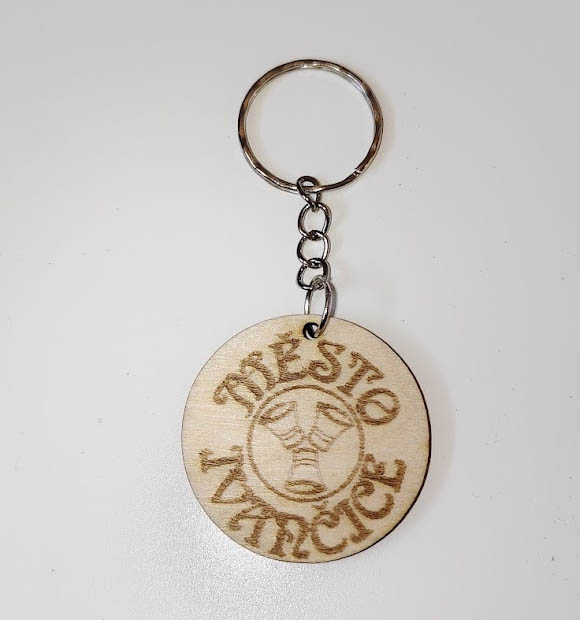 Oboustranná dřevěná klíčenka Město Ivančice (Kostelní věž & Znak) – 3,5 cm